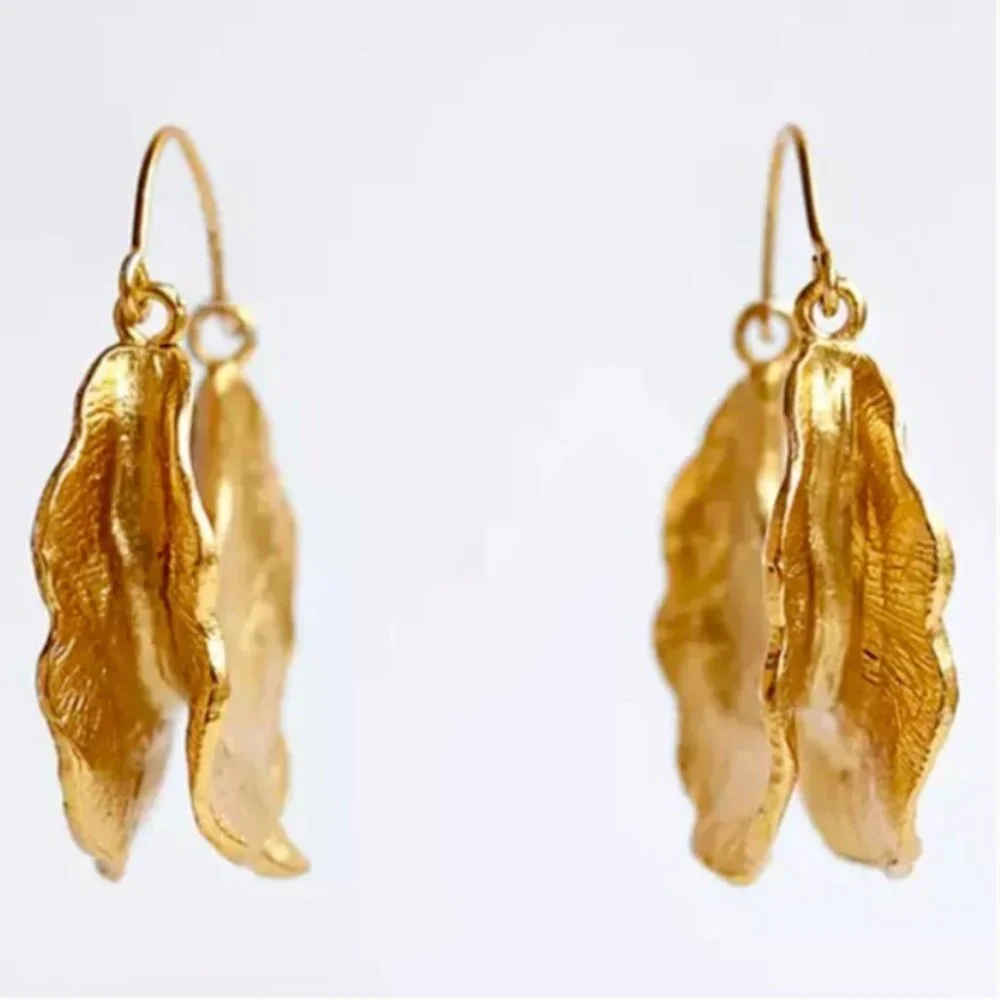 ✨Gorgeous Gold Hoop Boho Earrings✨